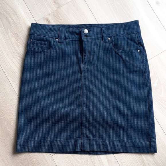 Skort - Picture 2 of 5